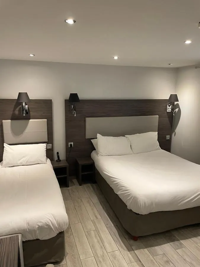 Mary's Republique Hotell Paris