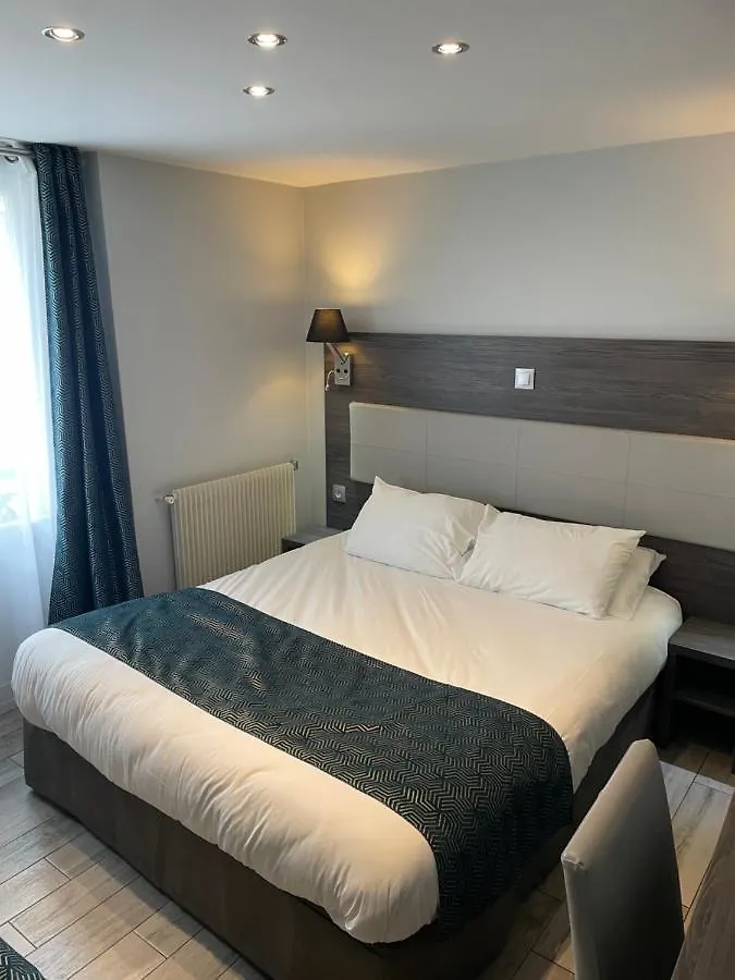 Mary's Republique Hotel 2*