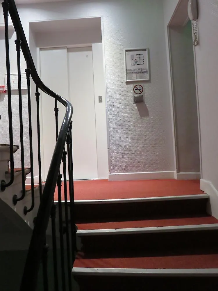 Mary's Republique Hotel 2*